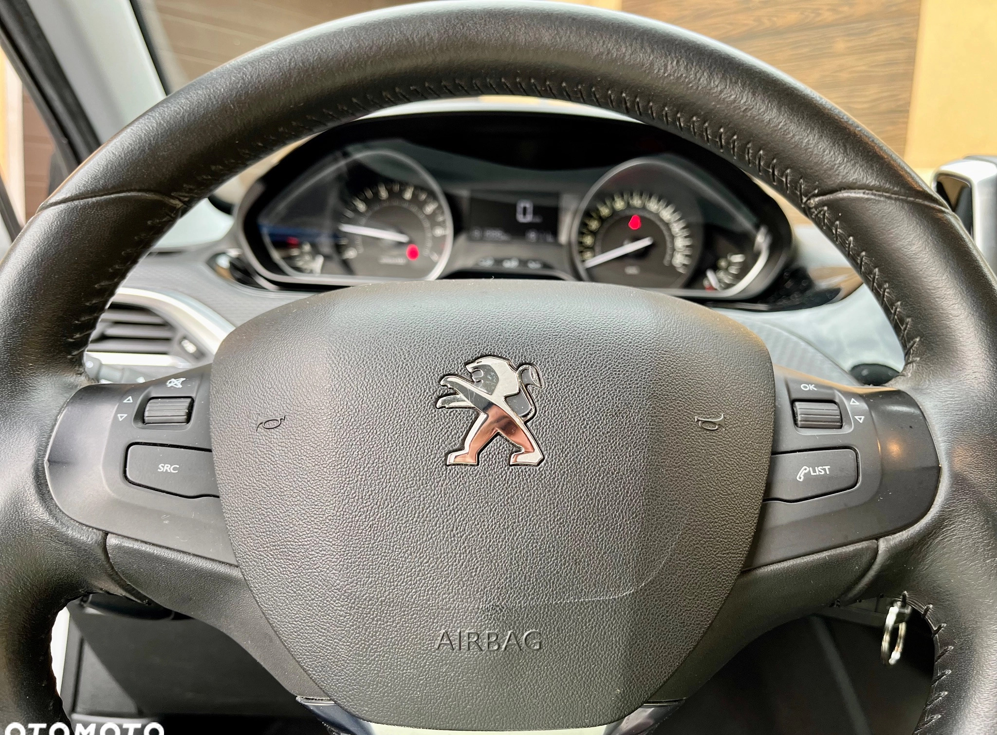 Peugeot 2008 cena 45500 przebieg: 131993, rok produkcji 2016 z Świętochłowice małe 781